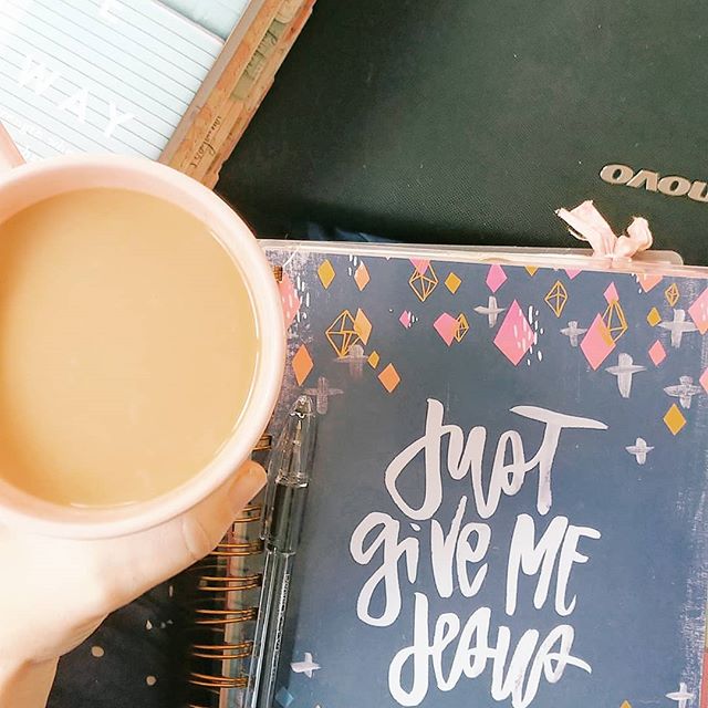 Starting the new year with a lot of reflection and prayer. God has been refining me and stretching me over the last year, and it hasn't all been pleasant. But I know there's purpose, and I'm thankful for that. I've been reading @lysaterkeurst new book, It's Not Supposed To Be This Way, and it is resonating with me so much! I know @proverbs31ministries is doing a Bible Study soon using her book, so you may want to check it out! .
What books are on your reading list this year? I'm planning on reading 2 books month, so give me some good ones! 👇📚