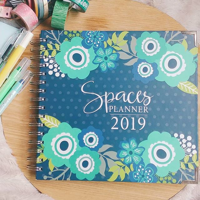 Weekends are for planning 😍📔📝 I know many of you feel the same way! Give me ALL the planners and washi tape and stickers and pens and....time 😂
.
Seriously though...have you found your planner for the year yet? 📅 I'm loving the new @spacesplanner ! There's so much SPACE! It's exactly how my brain works...there are some spaces already filled out for the most common things we need to do. But then, there's 6 spaces each week where you can fill in your own things. I am a huge fan of lists, so this is perfect. I can use one for my blog, my coaching business, my readings for the week, cute sayings from my kids... and whatever strikes me for the week. To me, it's kind of like a Type A meets Type B planner. 😍🙌 Best of both worlds! .
I know they are shipping planners out furiously, but I'm not sure how many they have left in stock! You can swipe to see the inside pages here, but make sure to order your @spacesplanner  ASAP if you love it as much as I do! ❤️📝 .
.
.
.
.
.
.
.
.
.
#plannermom #planwithme #spacesplanner #bulletjournalideas #gifted  #coffeeandplanning #mealplanning #homeschoolmom #wahmlife #blogwithheart #bloggermom #travelersnotebooks #planner2019 #plannerfamily #ketogoals #ketomom #personalgrowthanddevelopment #momofmany #mombosslife #realmomsofinstagram #rvliving